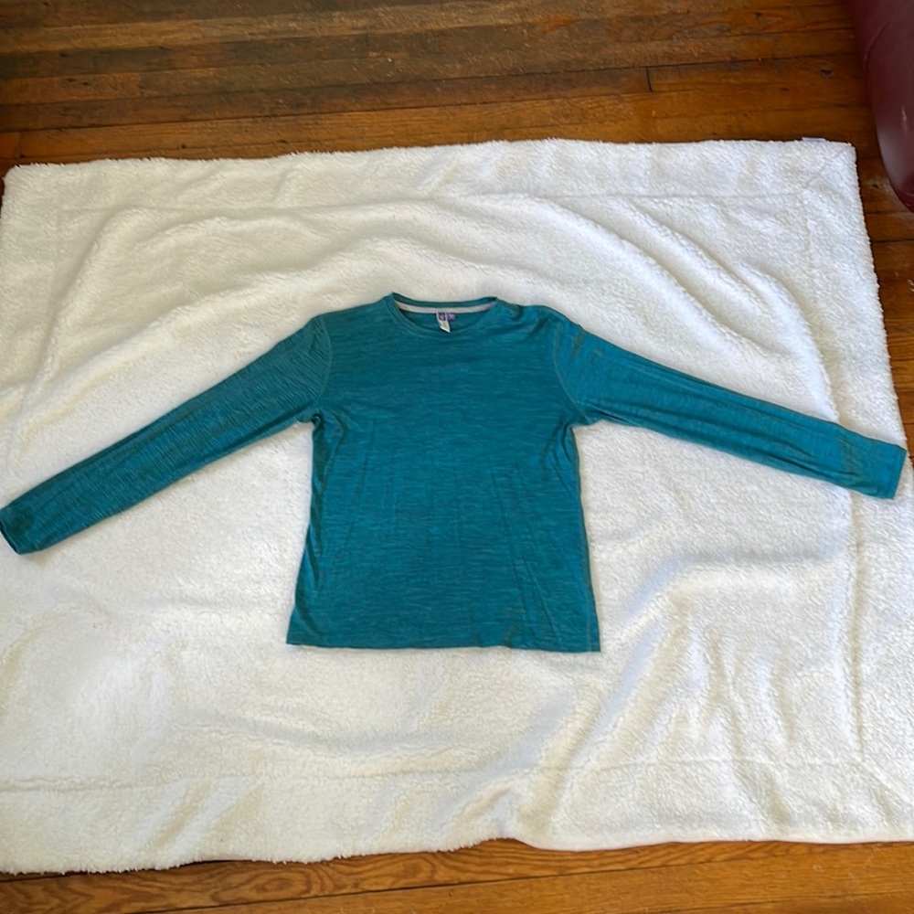 AUTHENTIC RARE EUC long-sleeved Ibex shirt